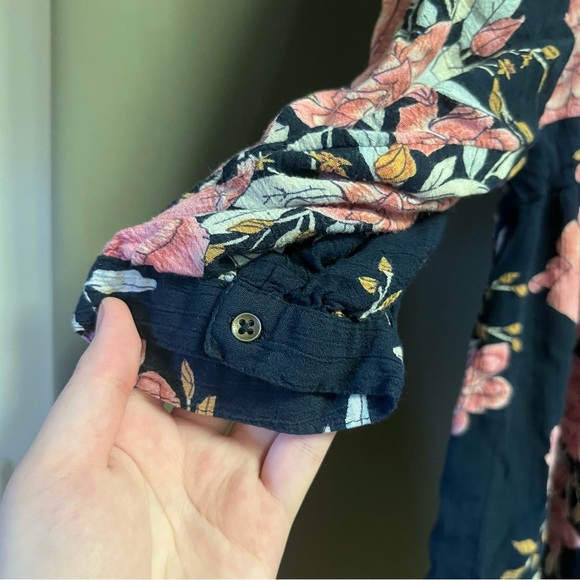 Billabong Navy Floral Dress with Pink and Cream Accents 3/4 Sleeve - Picture 5 of 8